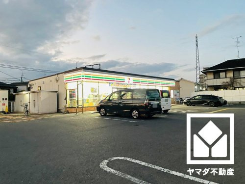【コンビニエンスストア】セブンイレブン　伏見向島津田町店まで725ｍ