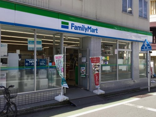 【コンビニエンスストア】ファミリーマート　池尻二丁目店まで269ｍ