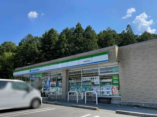【コンビニエンスストア】ファミリーマート　亀岡本梅町店まで2728ｍ