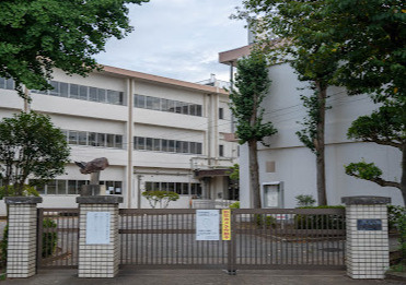 【中学校】千葉市立稲毛中学校まで890ｍ