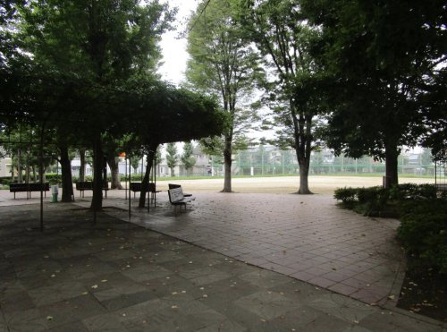 【公園】朝日中央公園まで94ｍ