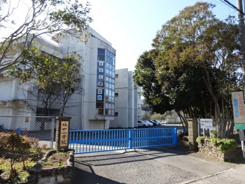 【小学校】坂田小学校まで879ｍ