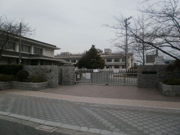 【小学校】観音小学校まで612ｍ