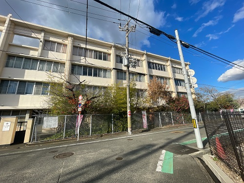 【小学校】泉大津市立戎小学校まで455ｍ