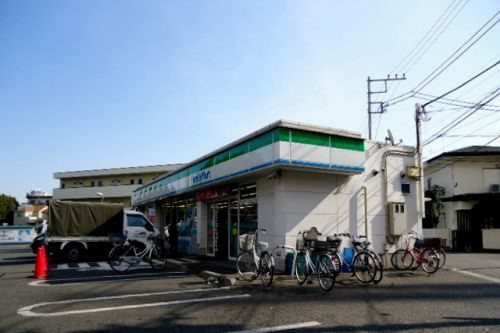 【コンビニエンスストア】ファミリーマート府中東八通り店まで879ｍ