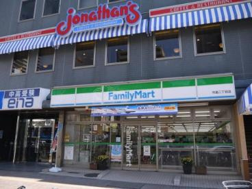 【コンビニエンスストア】ファミリーマート　月島二丁目店まで179ｍ