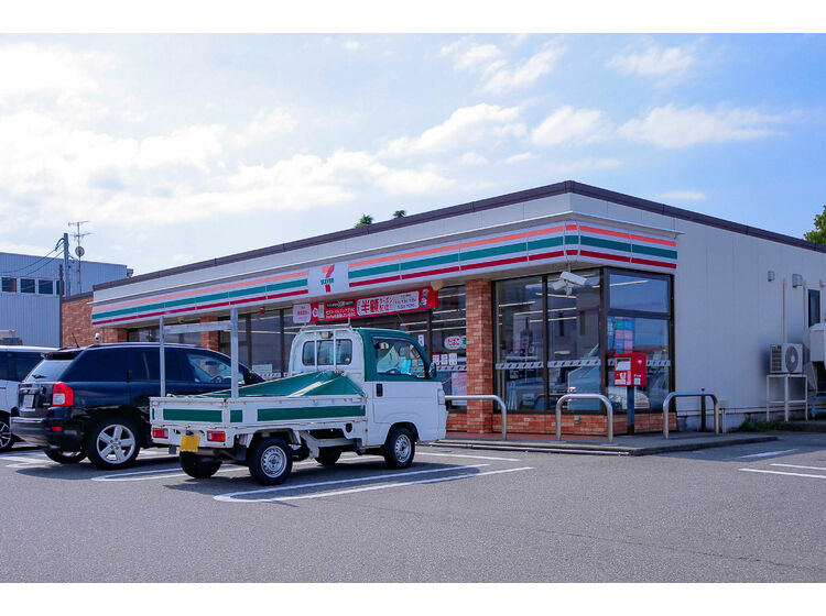 【コンビニエンスストア】セブン-イレブン　野々市新庄2丁目店まで726ｍ