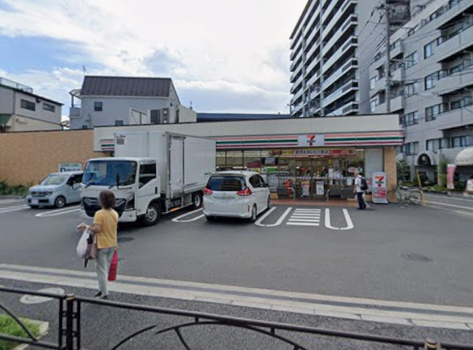 【コンビニエンスストア】セブンイレブン　柴又店まで126ｍ