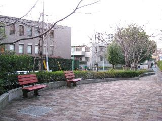 【公園】芦毛塚街かど公園まで264ｍ