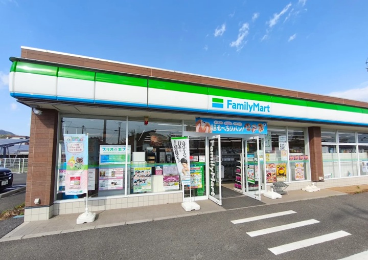 【コンビニエンスストア】ファミリーマート足利今福町店まで841ｍ