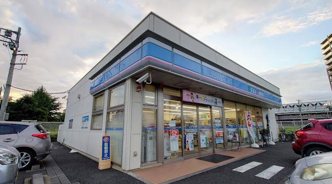 【コンビニエンスストア】ローソン　守谷中央三丁目店まで736ｍ