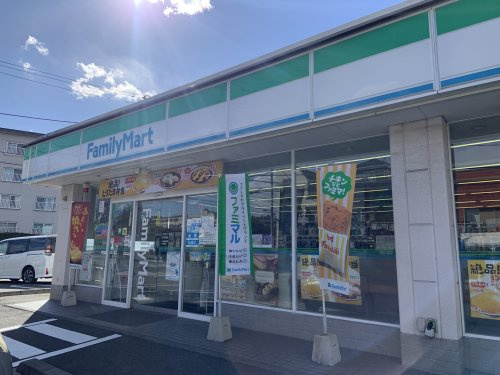 【コンビニエンスストア】ファミリーマート　市沢町店まで219ｍ