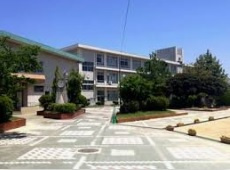 【中学校】灘中学校まで1530ｍ