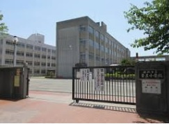 【小学校】曽左小学校まで694ｍ