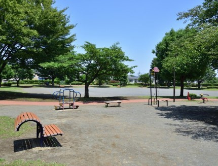 【公園】岸町健康ふれあい広場まで738ｍ