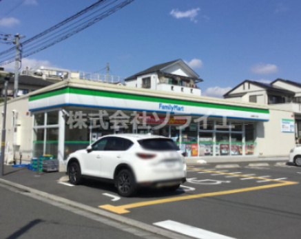 【コンビニエンスストア】ファミリーマート　川越岸町三丁目店まで480ｍ