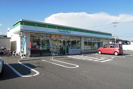 【コンビニエンスストア】ファミリーマート　岡山庭瀬店まで742ｍ