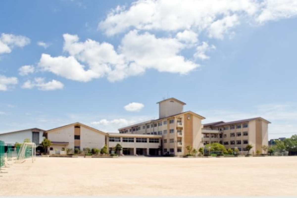 【小学校】岡山市立富山小学校まで950ｍ