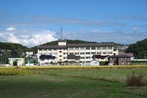 【中学校】岡山市立富山中学校まで1800ｍ