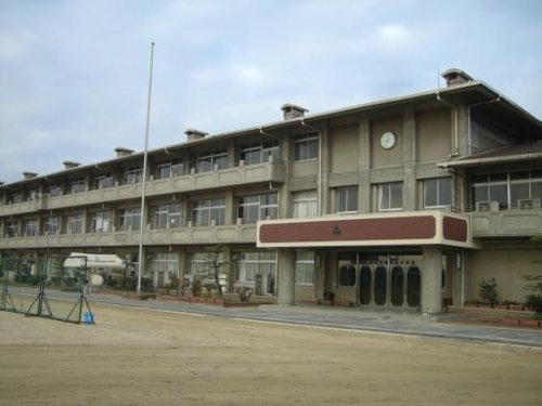 【中学校】倉敷市立福田南中学校まで600ｍ
