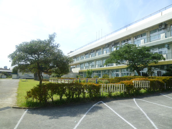 【小学校】小山小学校まで910ｍ