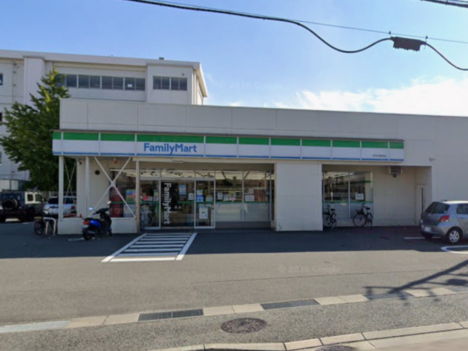 【コンビニエンスストア】ファミリーマート　伊丹中野西店まで1312ｍ