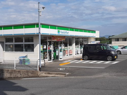 【コンビニエンスストア】ファミリーマート　河合店まで1261ｍ