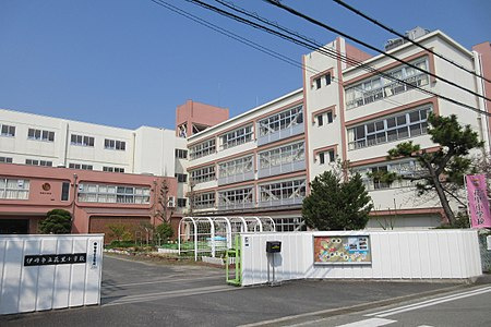 【小学校】伊丹市立花里小学校まで512ｍ