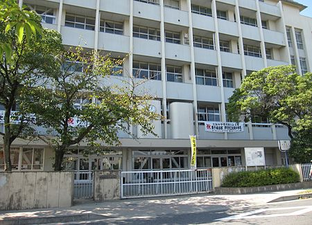 【中学校】伊丹市立松崎中学校まで1082ｍ