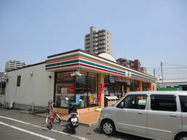 【コンビニエンスストア】セブンイレブン　福山西町1丁目店まで87ｍ