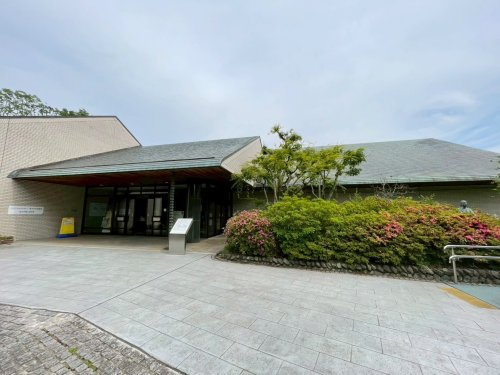 【その他】福生市立中央図書館まで985ｍ