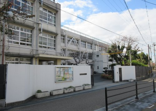 【中学校】東大阪市立金岡中学校まで425ｍ