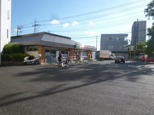【コンビニエンスストア】セブンイレブン　越谷瓦曽根店まで784ｍ