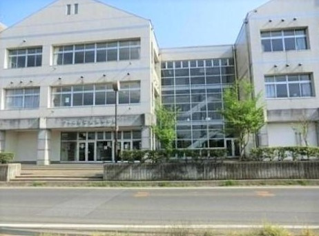 【中学校】桜中学校まで3300ｍ