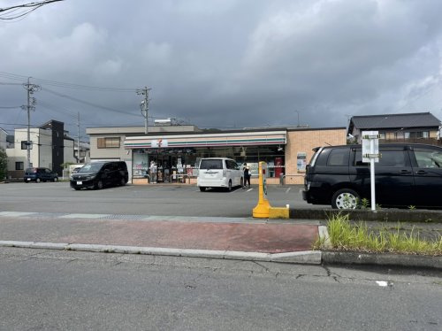 【コンビニエンスストア】セブンイレブン　藤枝五十海3丁目店まで878ｍ