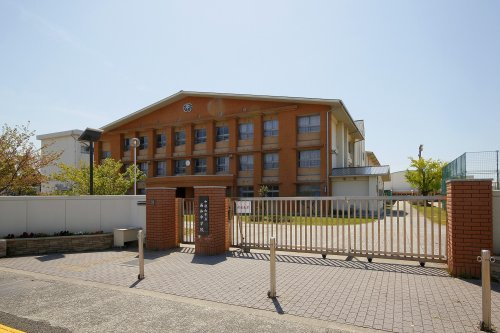 【中学校】西和中学校まで881ｍ