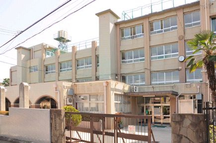 【中学校】池袋中学校まで336ｍ