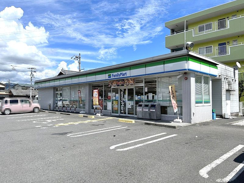 【コンビニエンスストア】ファミリーマート　高知神田東店まで804ｍ