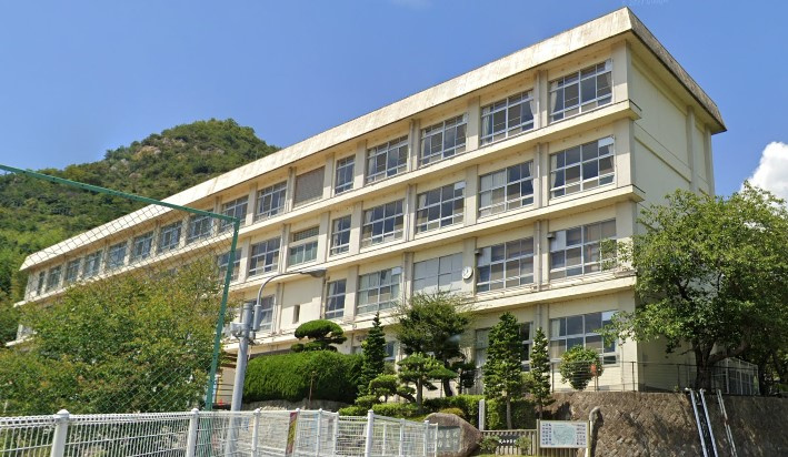 【中学校】姫路市立城山中学校まで2086ｍ