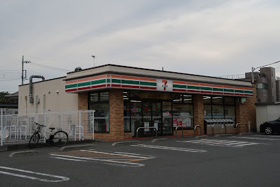 【コンビニエンスストア】セブンイレブン　国立富士見台2丁目店まで302ｍ