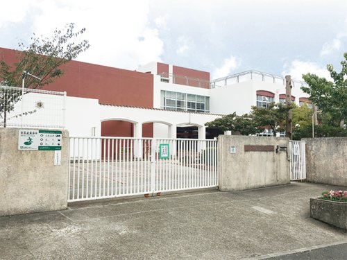 【小学校】神戸市立若草小学校まで680ｍ