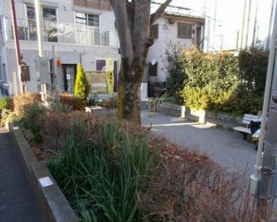 【公園】神宮前三丁目児童遊園地まで391ｍ