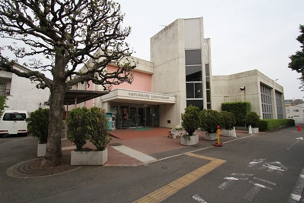 【市役所・区役所】新座市役所　栗原出張所まで770ｍ