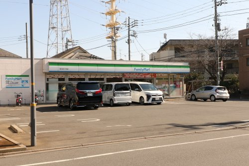 【コンビニエンスストア】ファミリーマート　南大泉六丁目店まで650ｍ