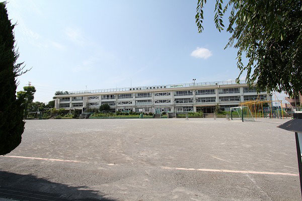 【小学校】大泉西小学校まで700ｍ