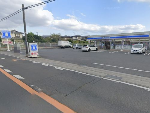【コンビニエンスストア】ローソン伊勢原沼目二丁目店まで441ｍ