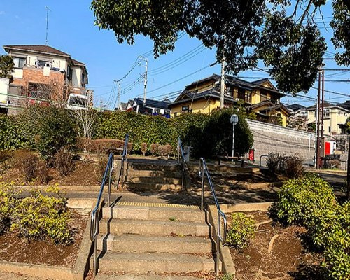 【公園】小山見晴らしの丘公園まで582ｍ