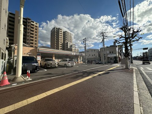 【コンビニエンスストア】セブンイレブン　広島皆実1丁目北店まで901ｍ