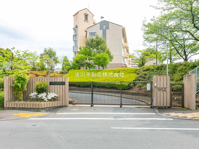 【中学校】上柚木中学校まで1556ｍ