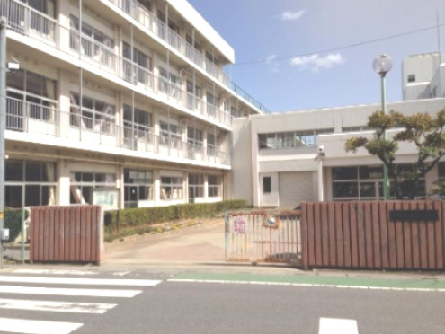 【小学校】西小学校まで896ｍ